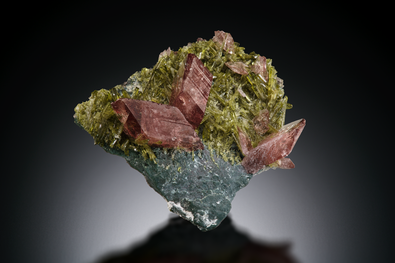 CA059 Axinite with Epidote