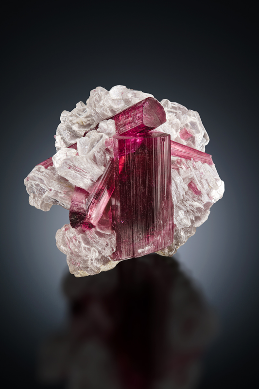 CN001 Elbaite vat. Rubellite on Muscovite