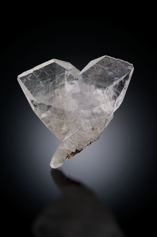 CR02 Calcite Twin